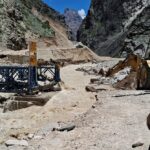 विडियो देखेंः भारत-चीन सीमावर्ती क्षेत्र में टूटा ग्लेशियर, नदी का जल स्तर बढ़ा, पुल को बना खतरा