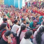 सड़कों पर उतरी आंगनबाड़ी कार्यकत्रियां, बोले मानदेय में हो बढ़ोत्तरी