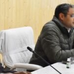 जिम्मेदारी से संपादित कराए जनगणना के कार्य: डीएम