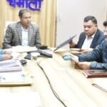 डीएम ने दिए कर्णप्रयाग रेल लाइन के लंबित प्रकरणों के समाधान के निर्देश 