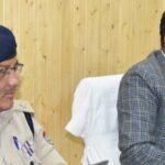 सीएम हेल्पलाइन की शिकायतों में कोताही बर्दास्त नहीः डीएम