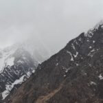 बदरीनाथ की पहाड़ियों पर बर्फवारी व बारिश का सितम