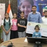 39 बालिकाओं की शिक्षा को मिला नया सहारा, डीएम ने बांटे 12.98 लाख