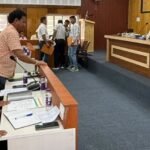 जिला पंचायत सदन में गूंजा निहंग विवाद, जांच स्थानांतरण पर उठे सवाल