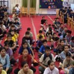सुंदर लिखावट से बढ़ेगा आत्मविश्वास, समर कैंप में जुटे छात्र