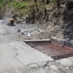 तीन साल बाद भी अधूरा बिरही-निजमुला मार्ग, बारिश में बढ़ा खतरा