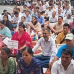 टीईटी की अनिवार्यता समाप्त करने को सड़कों पर उतरे शिक्षक