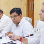 सीएम हेल्पलाइन की शिकायतों पर डीएम सख्त, संतुष्टिपूर्ण निस्तारण के दिए निर्देश