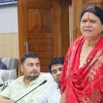 डीएम के जनता दरबार में 45 शिकायतों पर सुनवाई