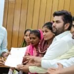 एक अदद सड़क की मांग को दर-दर भटक रहे धारकुमाला के ग्रामीण