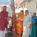 पेड़ों पर रक्षा सूत्र बांधकर लिया संरक्षण का संकल्प