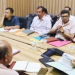 वन भूमि हस्तांतरण के लंबित मामलों में तेजी लाएं विभाग : डीएम