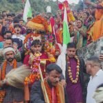 कपाट बंद होने के बाद गोपीनाथ मंदिर पहुंचे बाबा रुद्रनाथ, हजारों भक्तों ने बरसाए फूल